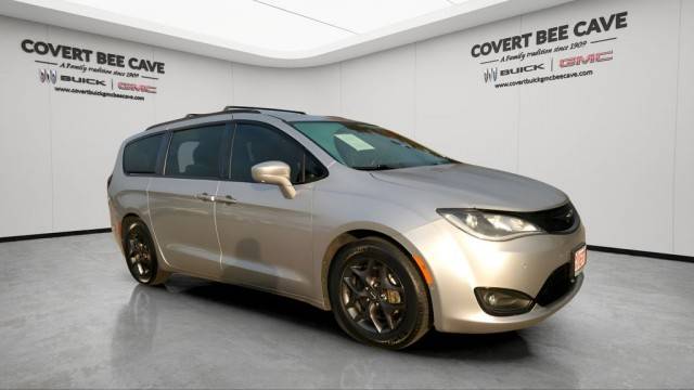 2019 Chrysler Pacifica Minivan Touring L Plus FWD photo