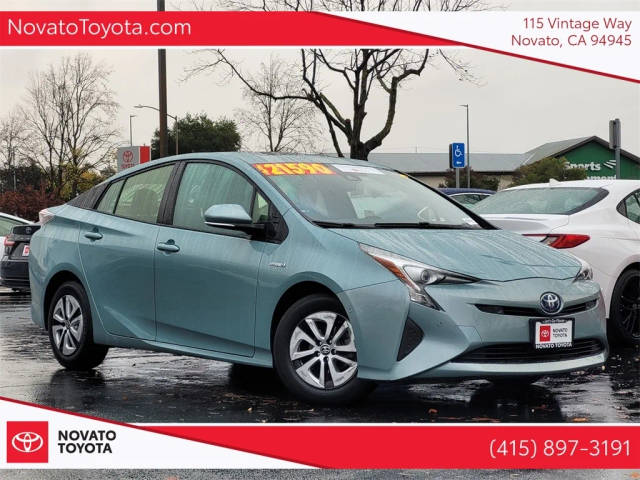 2017 Toyota Prius Four FWD photo