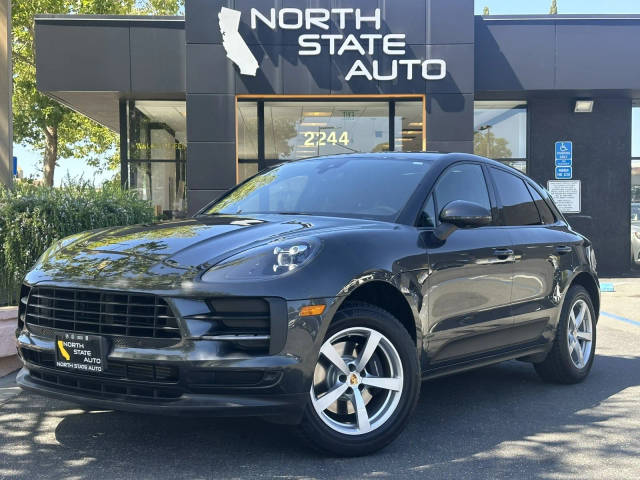 2020 Porsche Macan AWD photo