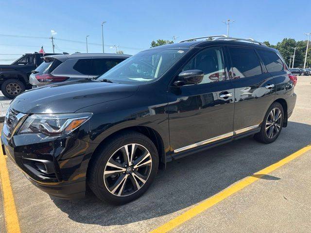 2019 Nissan Pathfinder Platinum FWD photo