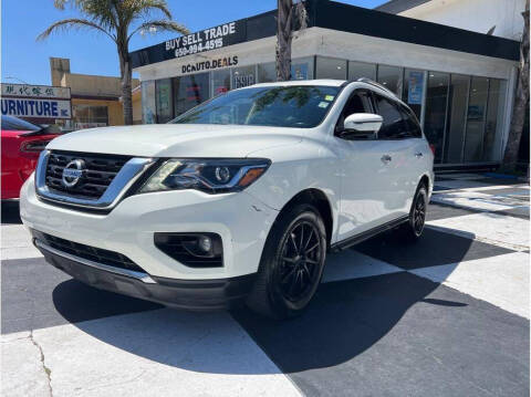2019 Nissan Pathfinder SL FWD photo