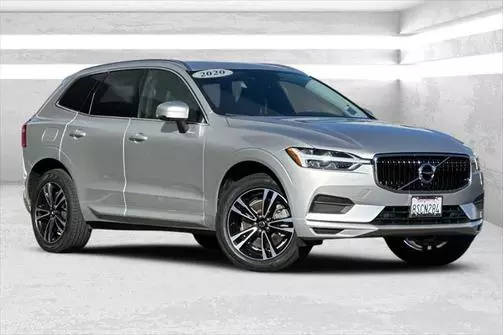 2020 Volvo XC60 Momentum AWD photo