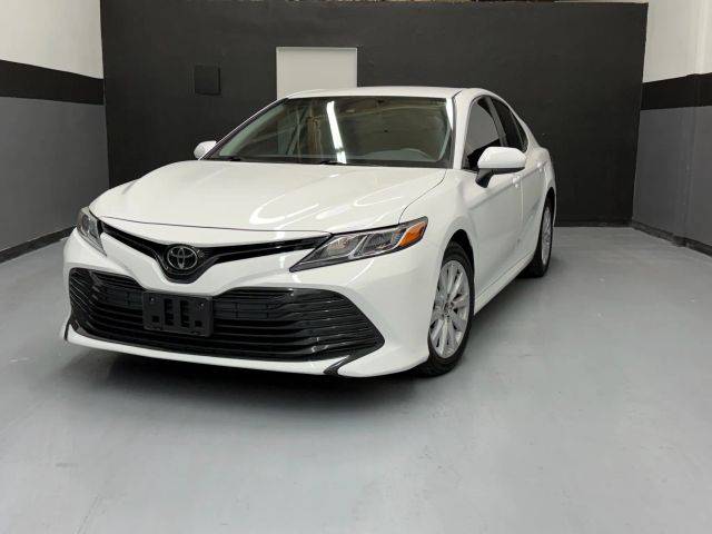 2020 Toyota Camry LE FWD photo