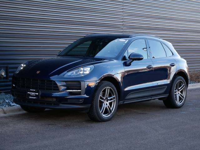 2020 Porsche Macan  AWD photo