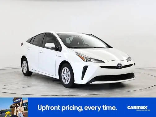 2020 Toyota Prius LE FWD photo