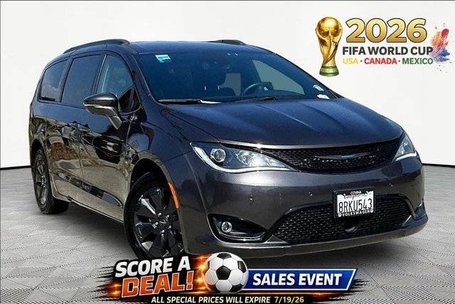 2020 Chrysler Pacifica Minivan Hybrid Limited FWD photo