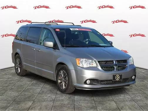 2017 Dodge Grand Caravan SXT FWD photo