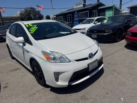 2015 Toyota Prius Two FWD photo