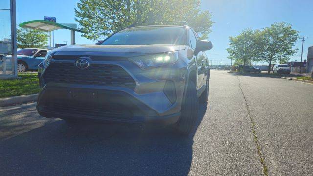 2020 Toyota RAV4 LE AWD photo