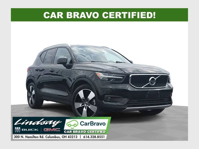 2020 Volvo XC40 Momentum AWD photo