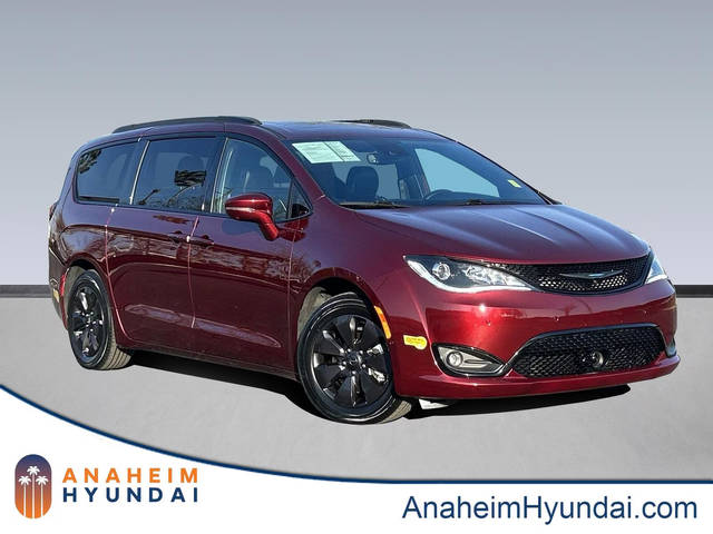 2020 Chrysler Pacifica Minivan Hybrid Limited FWD photo