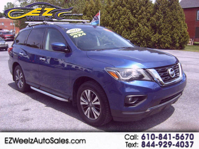 2017 Nissan Pathfinder SV 4WD photo