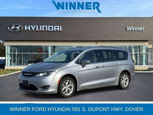 2019 Chrysler Pacifica Minivan Limited FWD photo