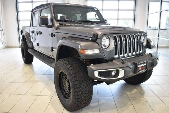 2020 Jeep Gladiator Overland 4WD photo