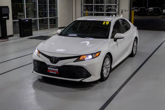 2019 Toyota Camry LE FWD photo