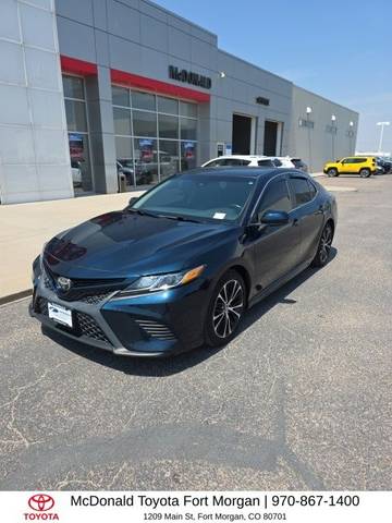 2019 Toyota Camry SE FWD photo
