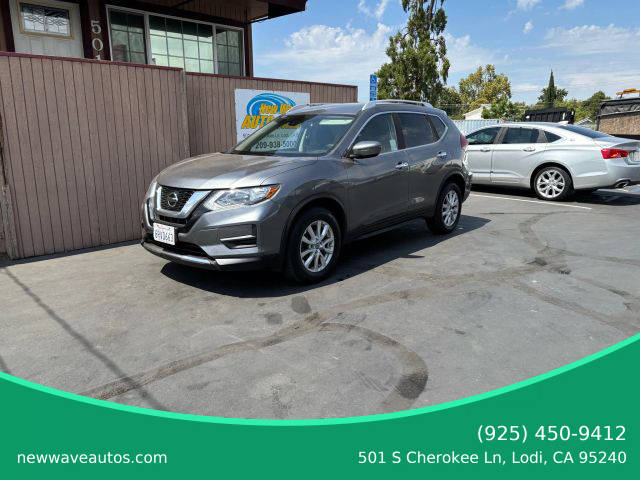 2020 Nissan Rogue SV FWD photo