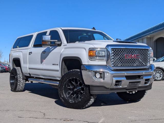 2018 GMC Sierra 2500HD SLT 4WD photo