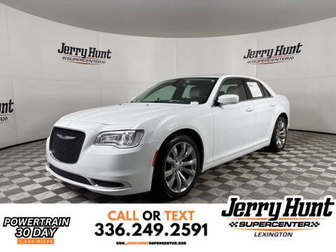 2020 Chrysler 300 Touring L RWD photo