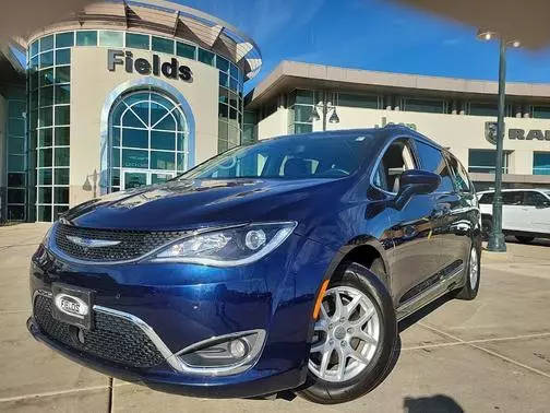 2020 Chrysler Pacifica Minivan Touring L FWD photo