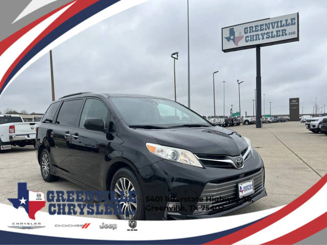 2020 Toyota Sienna XLE FWD photo