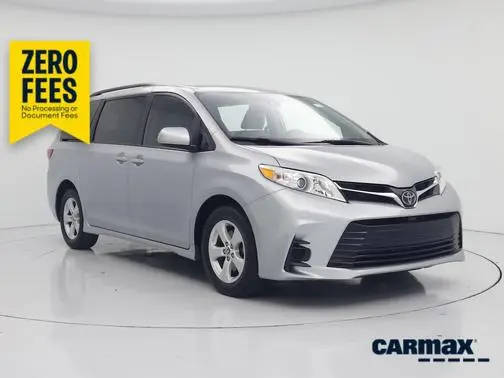 2020 Toyota Sienna LE FWD photo
