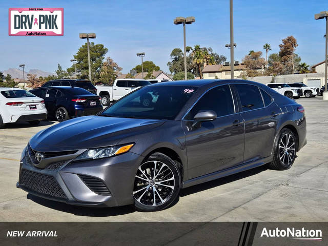 2019 Toyota Camry SE FWD photo