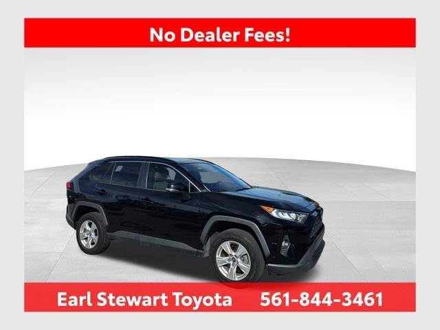 2020 Toyota RAV4 XLE FWD photo