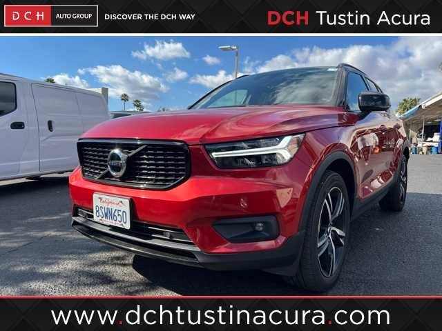 2020 Volvo XC40 R-Design AWD photo