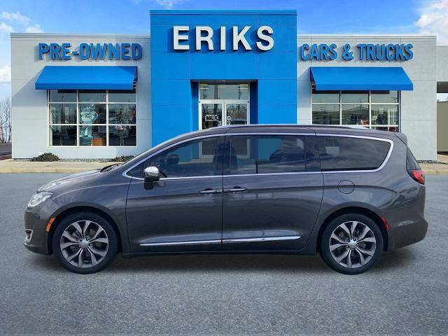 2020 Chrysler Pacifica Minivan Limited FWD photo