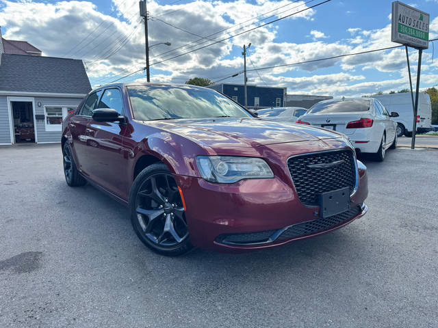 2020 Chrysler 300 Touring RWD photo