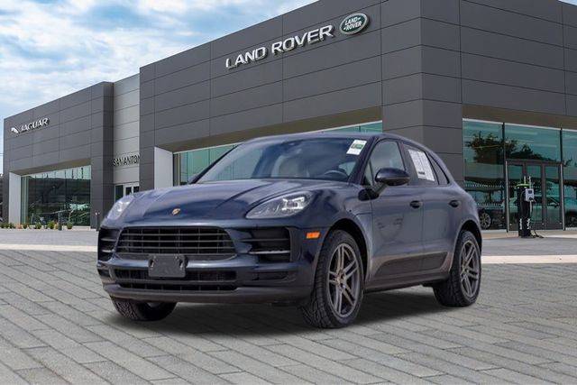 2020 Porsche Macan  AWD photo