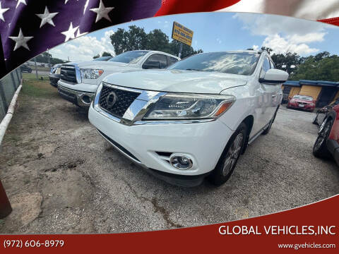 2015 Nissan Pathfinder SV FWD photo