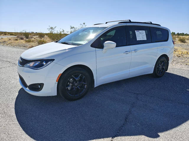 2020 Chrysler Pacifica Minivan Touring L Plus FWD photo