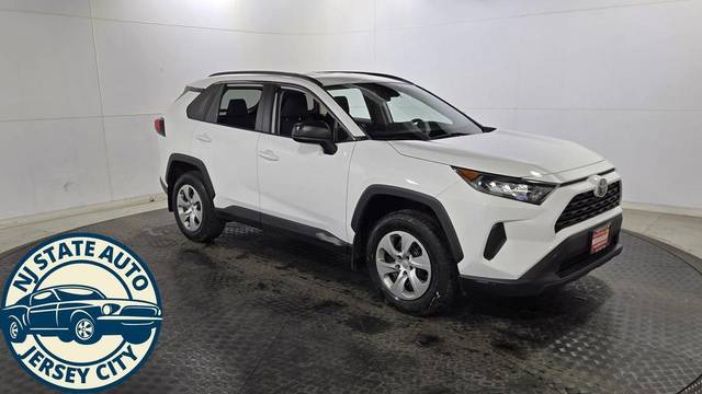 2020 Toyota RAV4 LE AWD photo