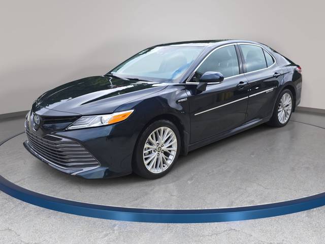 2020 Toyota Camry Hybrid XLE FWD photo