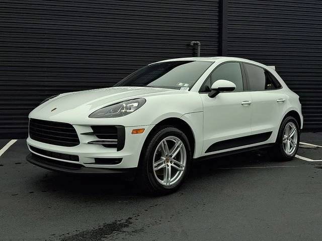 2020 Porsche Macan  AWD photo