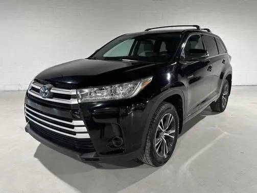 2018 Toyota Highlander Hybrid LE AWD photo