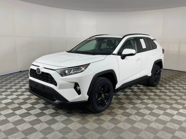 2020 Toyota RAV4 XLE AWD photo