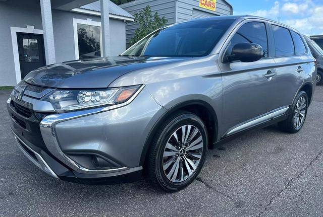 2020 Mitsubishi Outlander ES FWD photo