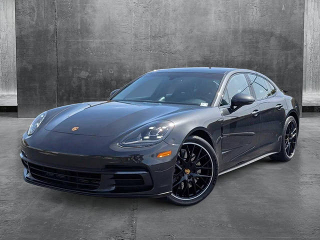 2020 Porsche Panamera  RWD photo