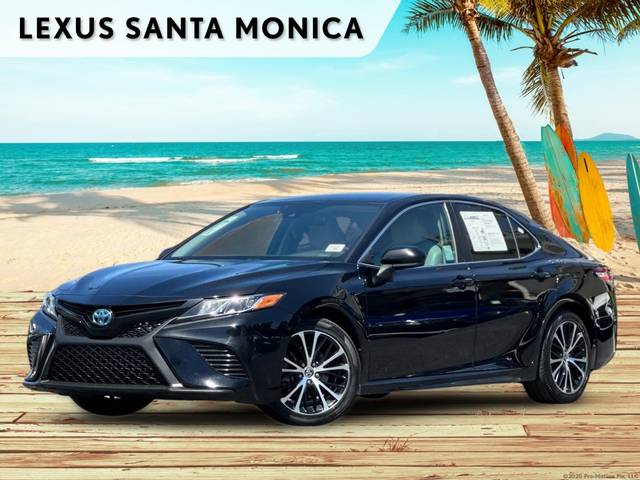 2020 Toyota Camry Hybrid SE FWD photo