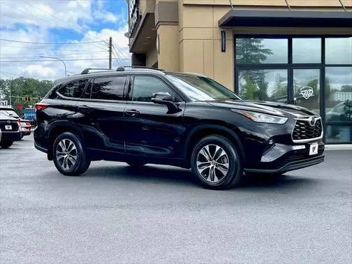 2020 Toyota Highlander XLE AWD photo