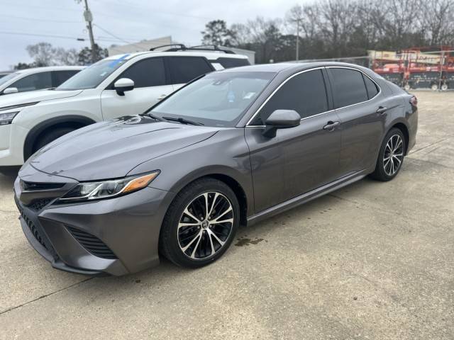 2019 Toyota Camry SE FWD photo