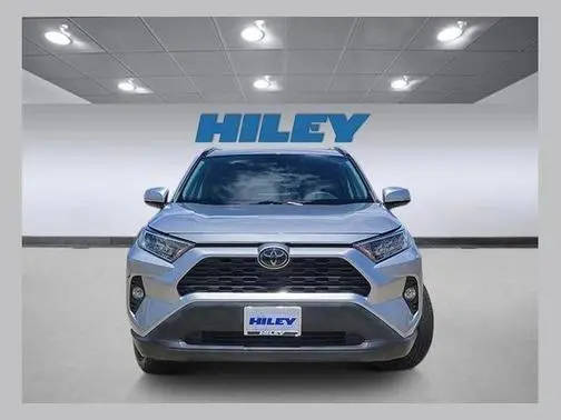 2019 Toyota RAV4 XLE FWD photo