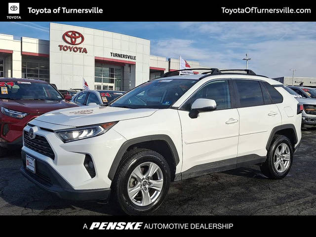 2020 Toyota RAV4 XLE AWD photo