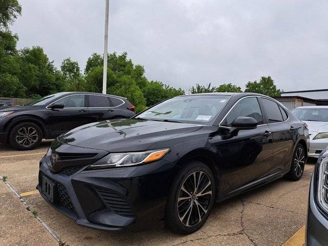 2020 Toyota Camry SE FWD photo