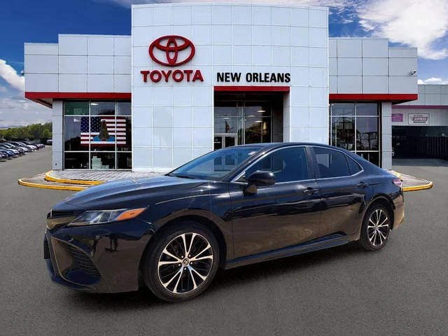 2020 Toyota Camry SE FWD photo