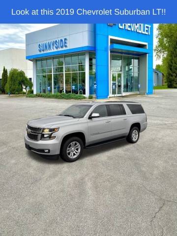 2019 Chevrolet Suburban LT 4WD photo