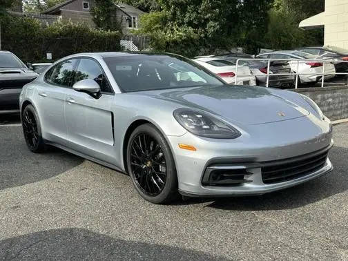 2020 Porsche Panamera 4 AWD photo